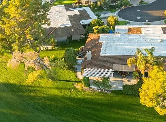 6 Whittlier Ct
