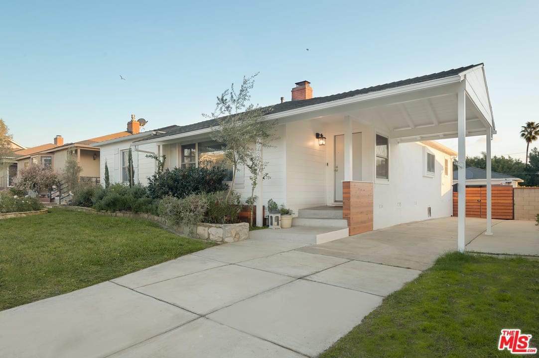 6730 W 85th Pl
