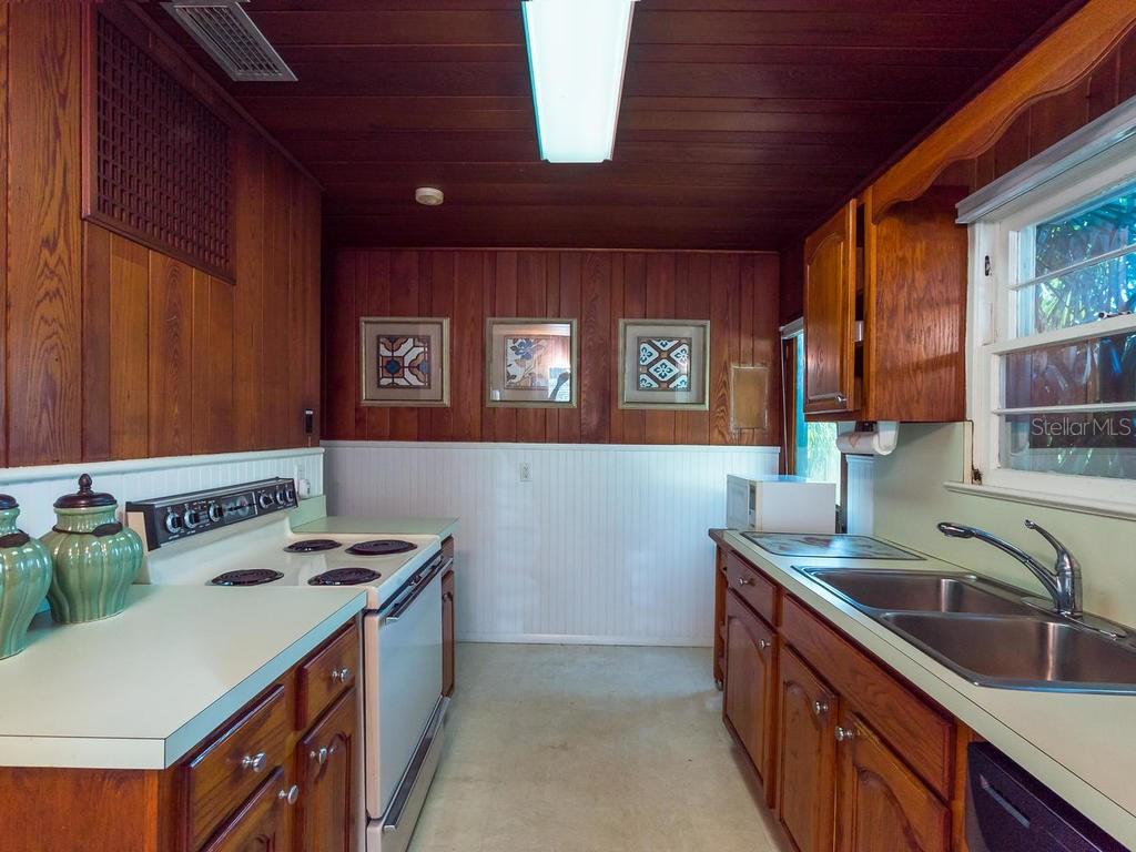 Valencia Terrace - A charming downtown cottage 