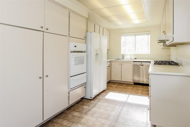 382 E California Blvd, #205