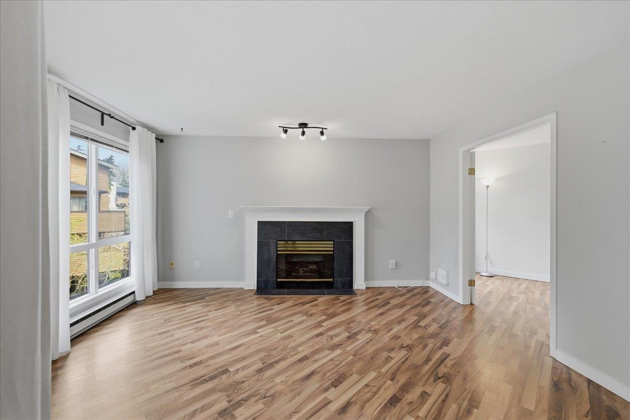 214-7435 Moffatt Rd