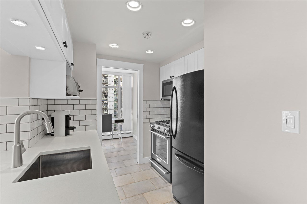 906-1199 Marinaside Crescent, Vancouver