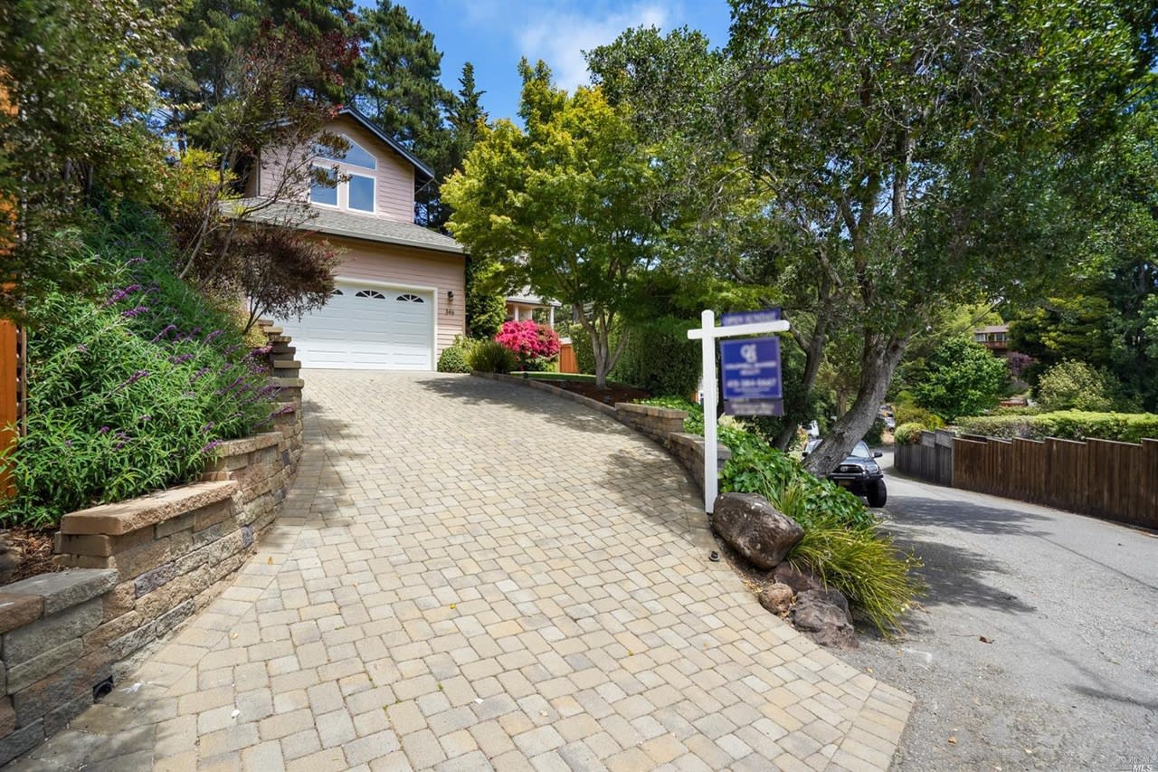 346 Woodside Ave
