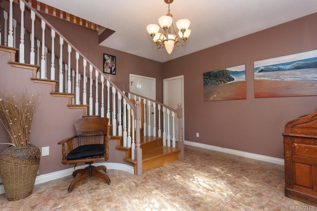 1222 Crown Cres