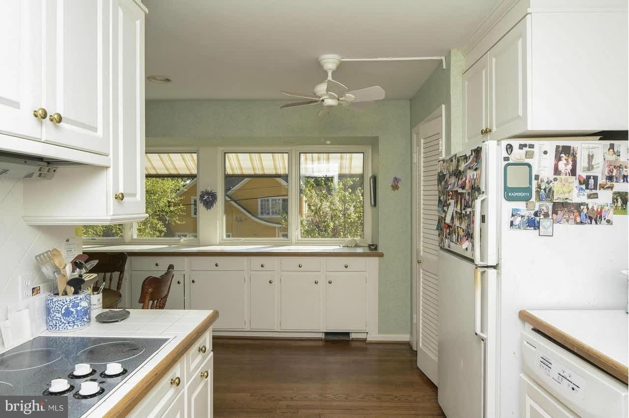 1 Horn Point Ct
