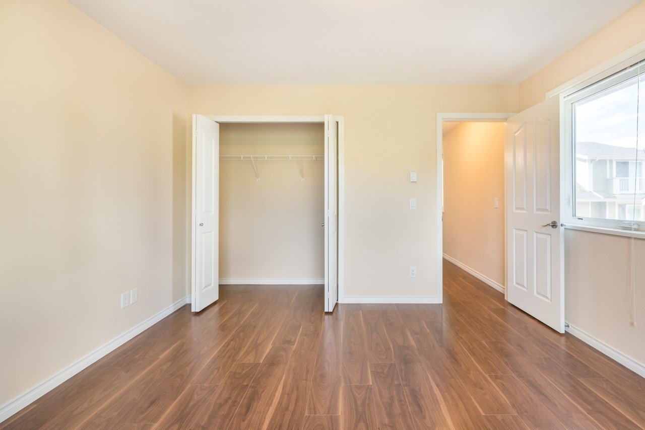 15-621 Langside Ave
