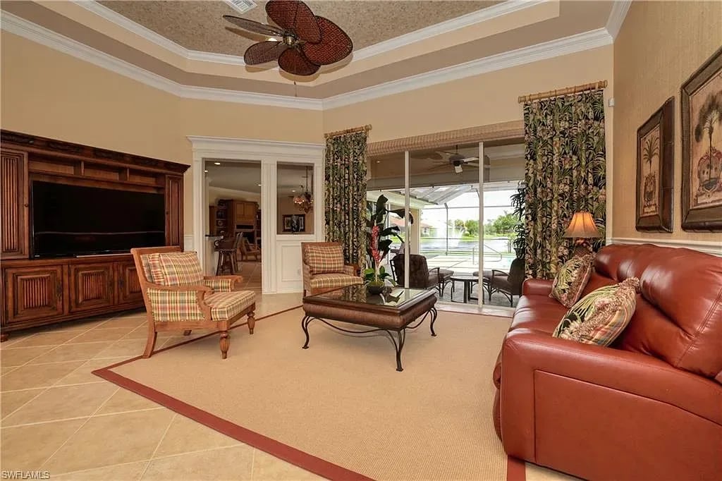 4919 Rustic Oaks Cir