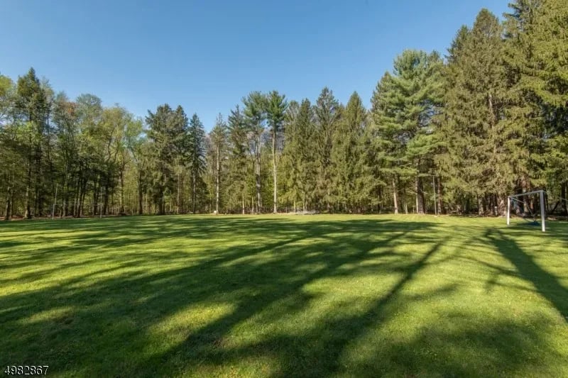 37 E Saddle River Rd