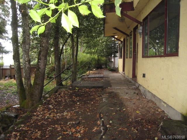1162 Goldstream Ave