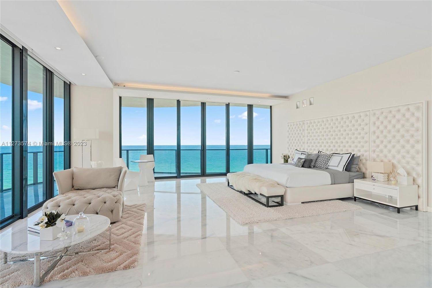 19575 Collins Ave, #11
