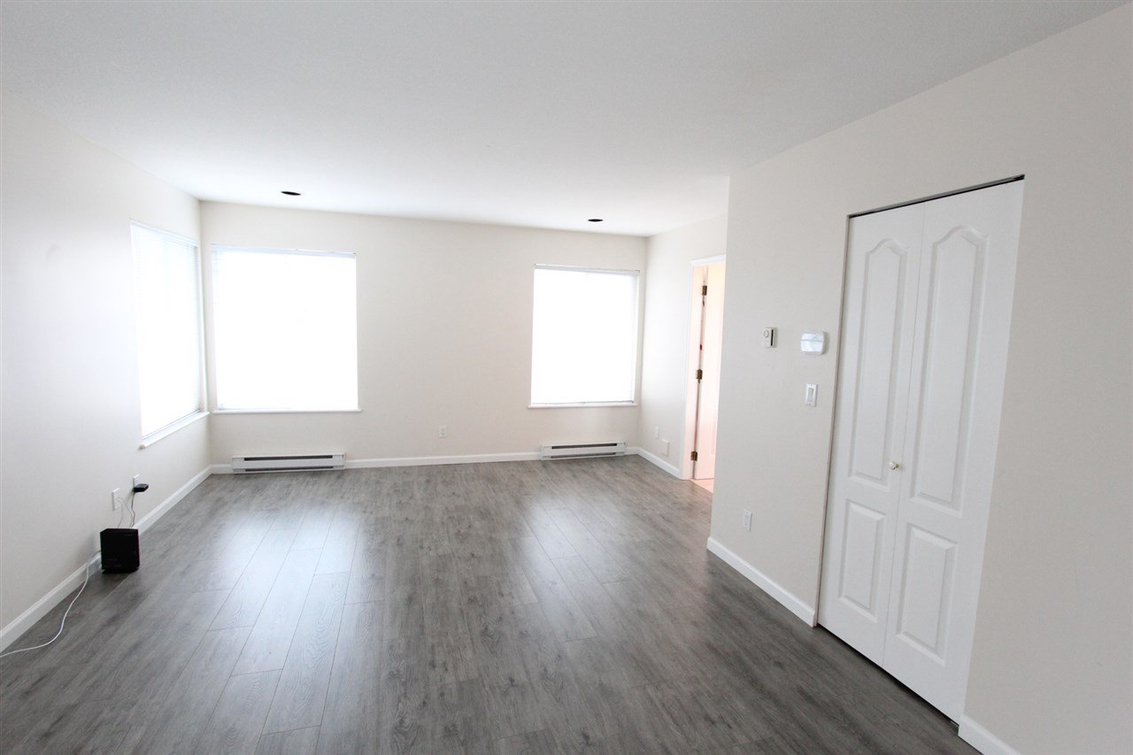 2990 Pinetree Close
