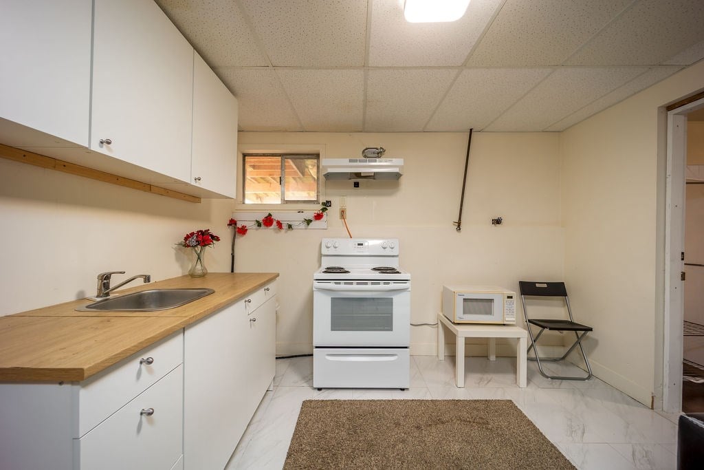 7460 Kraft Cres