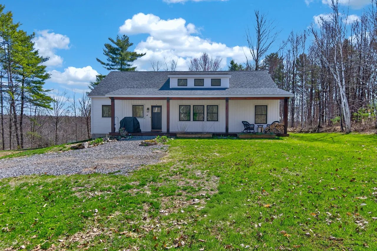 New Listing: 4 Overlook Drive, Richmond, ME 04357 – $575,000
