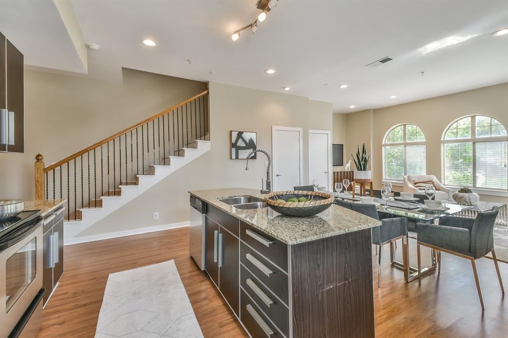 806 Jackson Hill Street Unit: 201