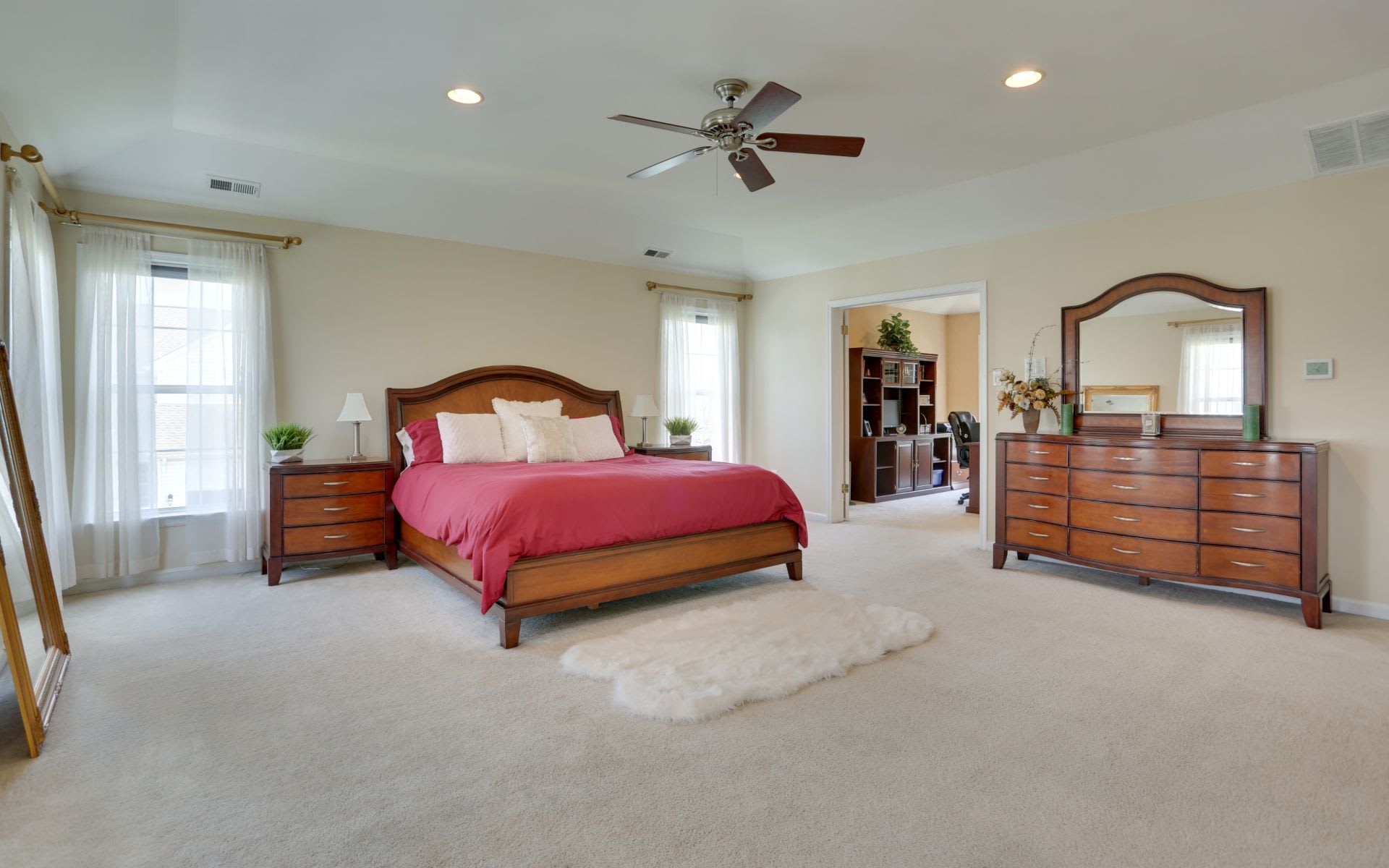 8 SHOREHAM CT