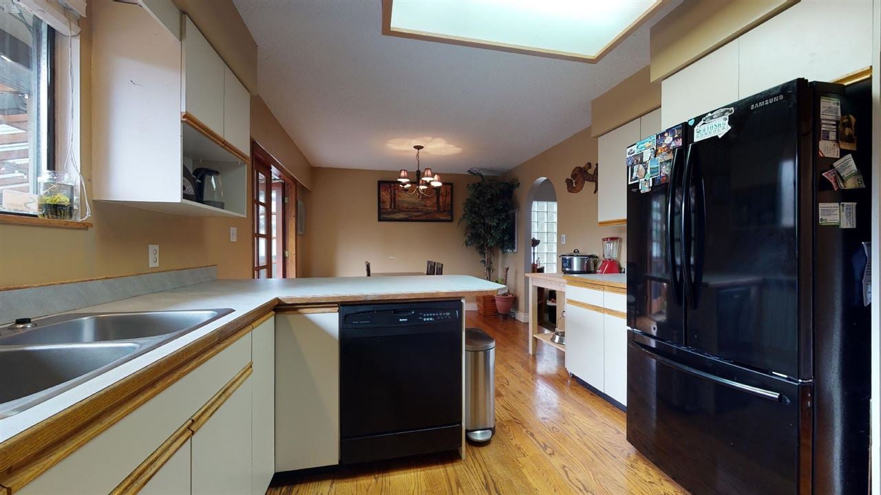 2540 Lomond Wy