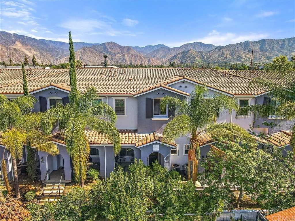 332 W Foothill Boulevard Unit 11
