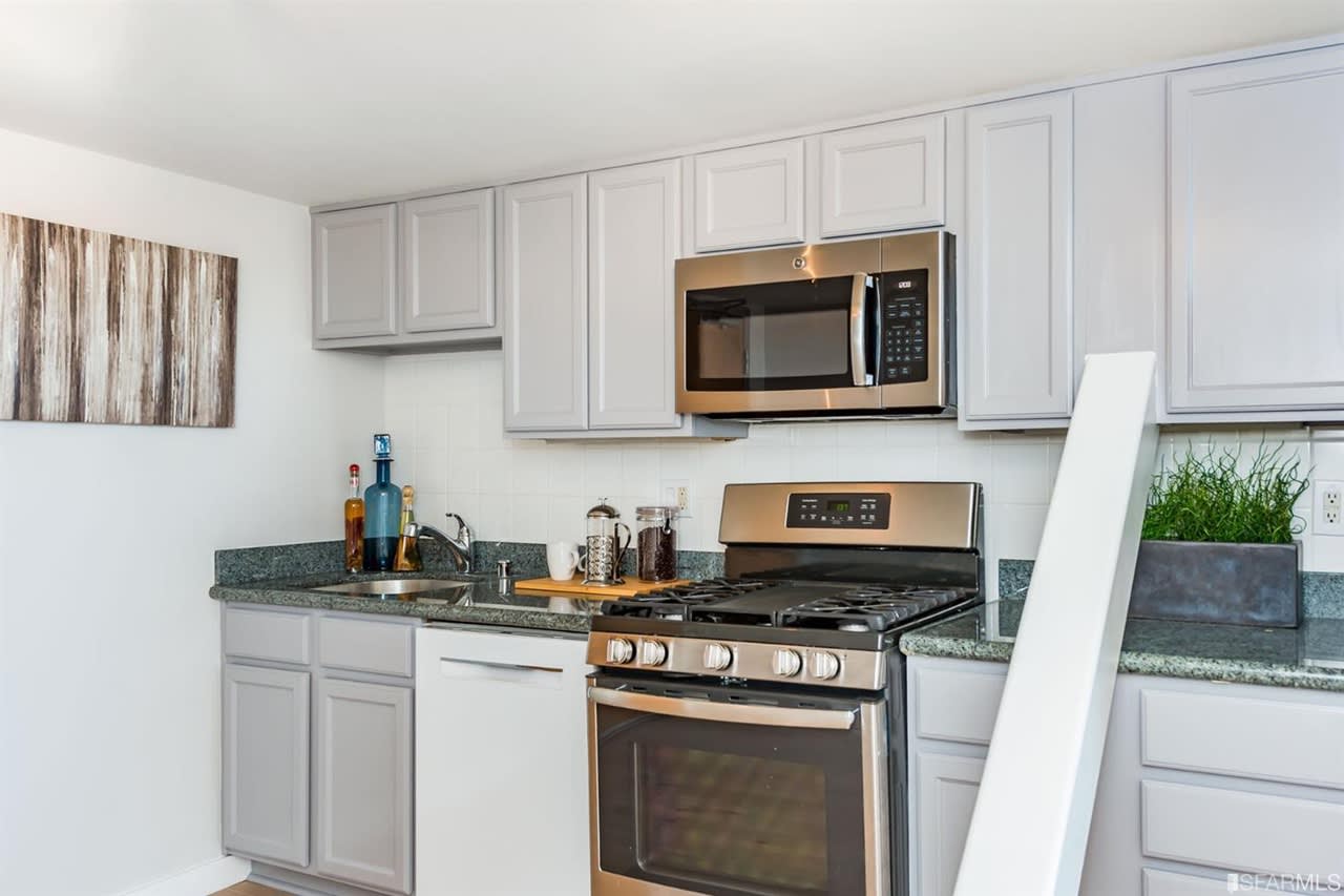 1488 Harrison St, #202