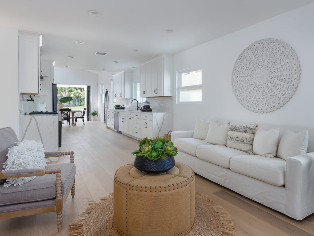211 W Walnut Ave
