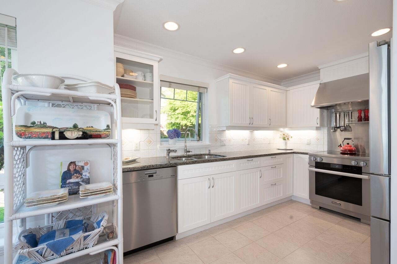 15 Beach Dr