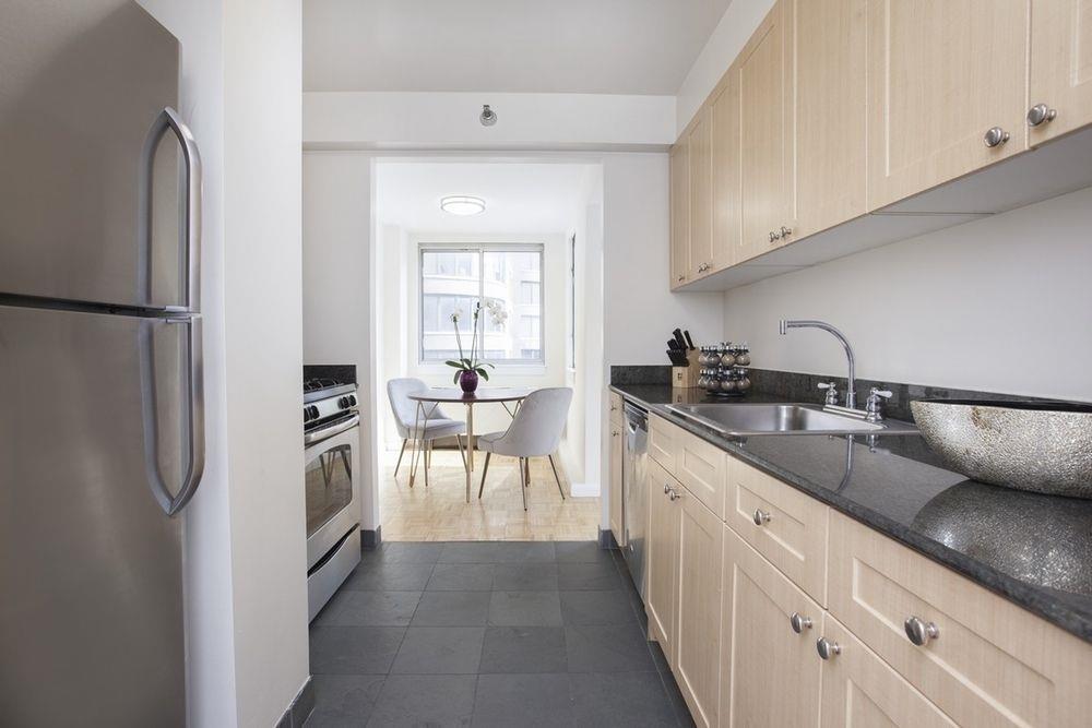 308 East 38th Street, Apt 10-B