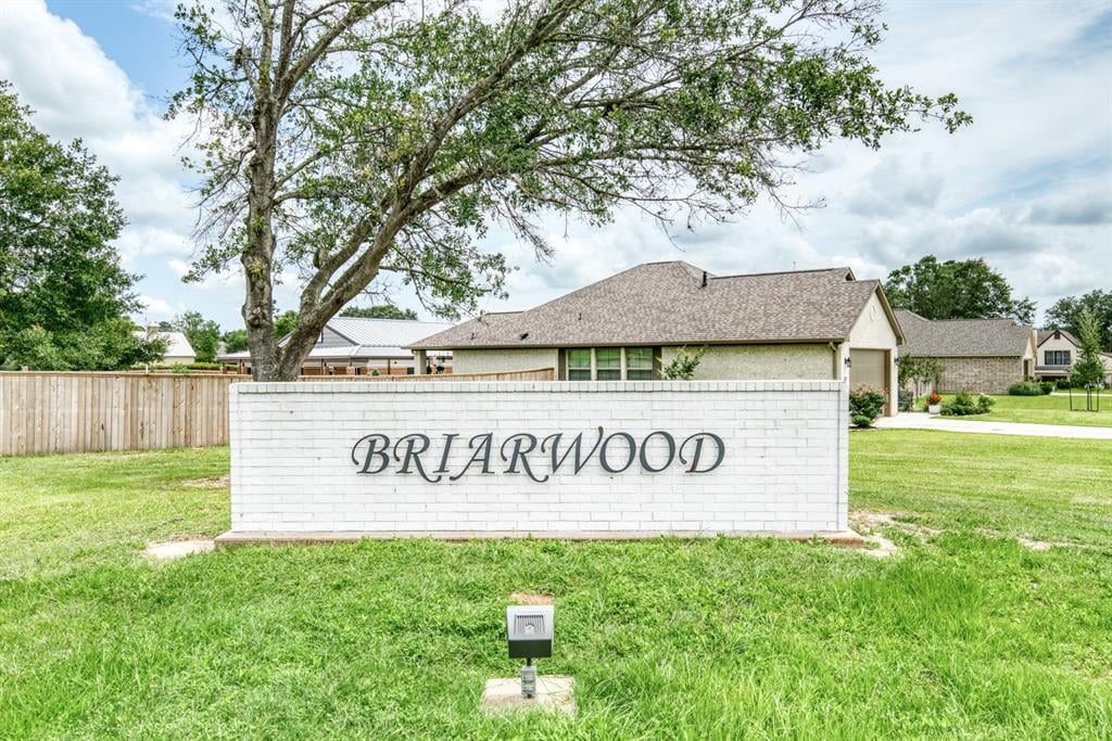 37 Briarwood Ln Bellville, Tx 77418