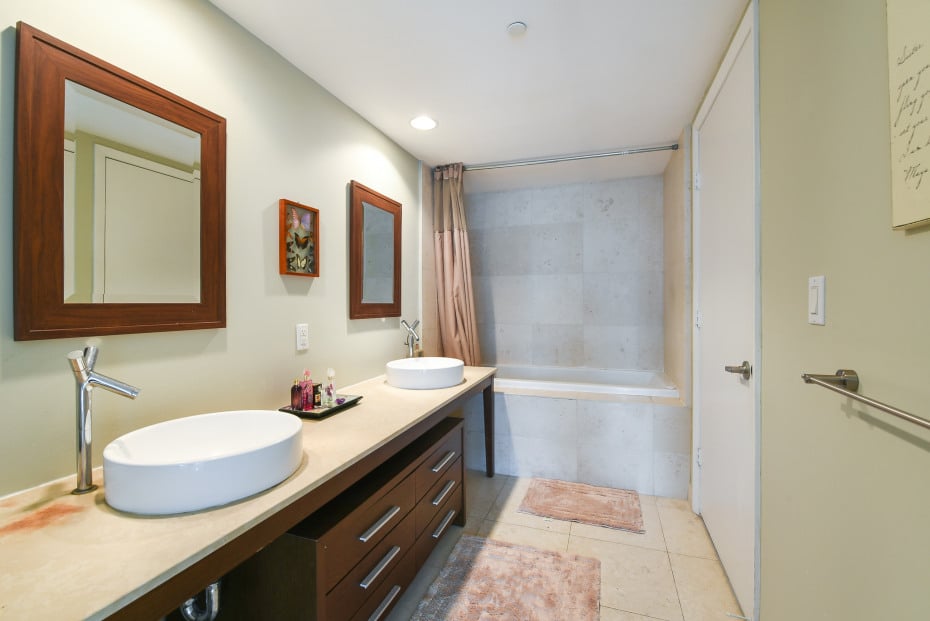 475 Brickell Ave #612