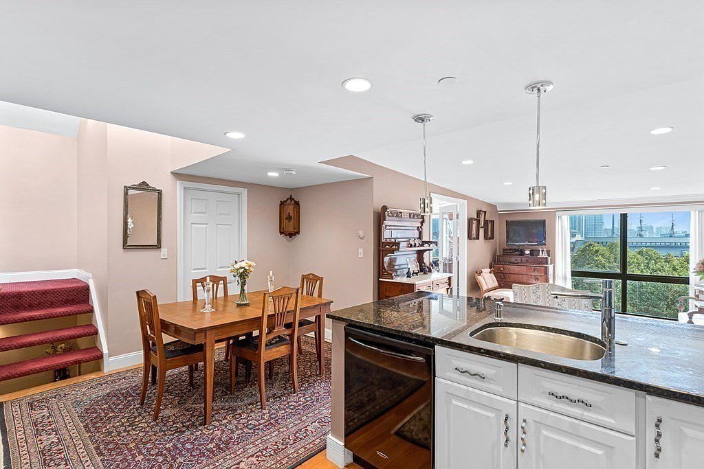 42 8th St Apt 3516