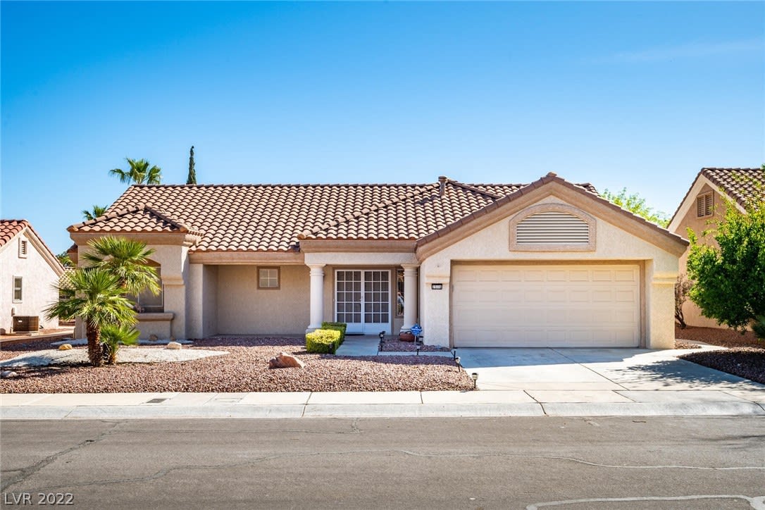 2516 Desert Glen Dr