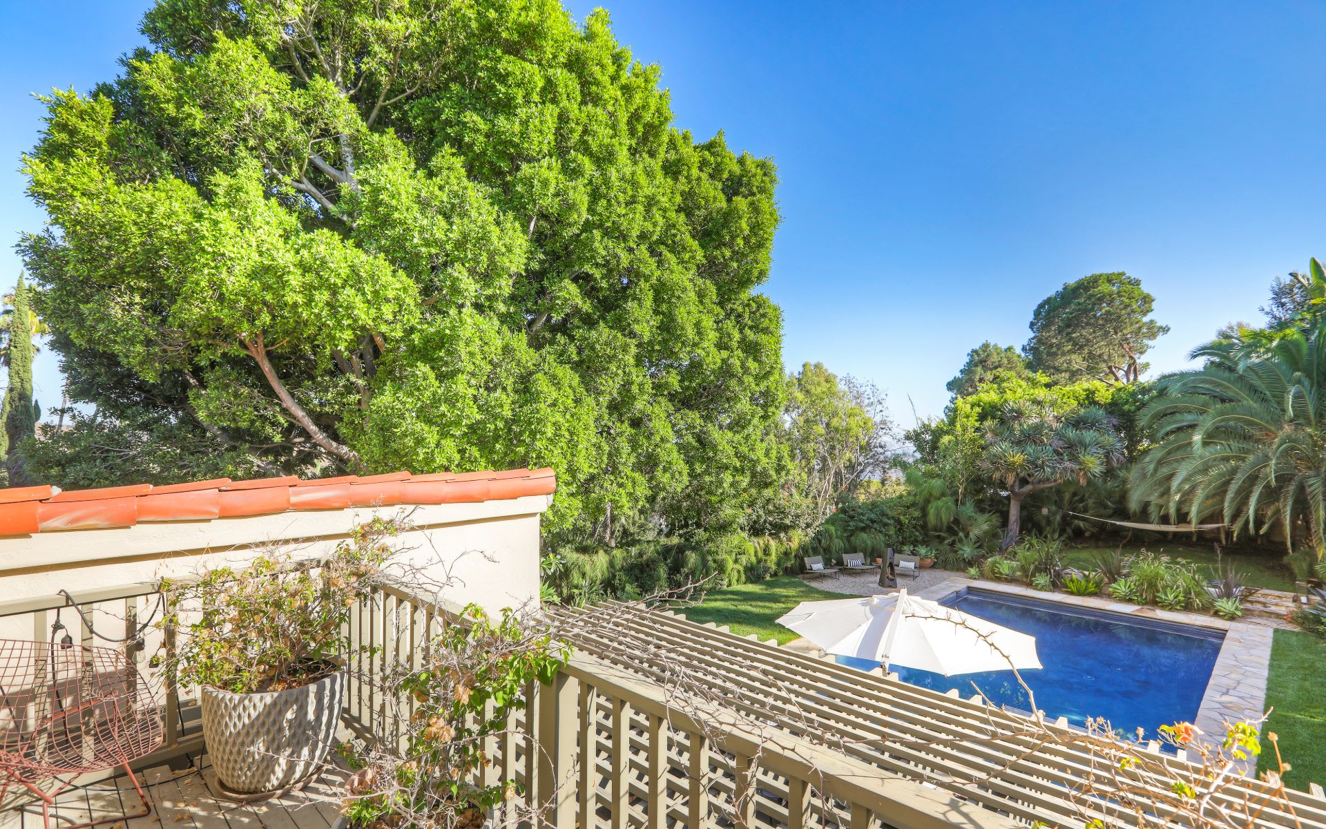  3259 Deronda Dr