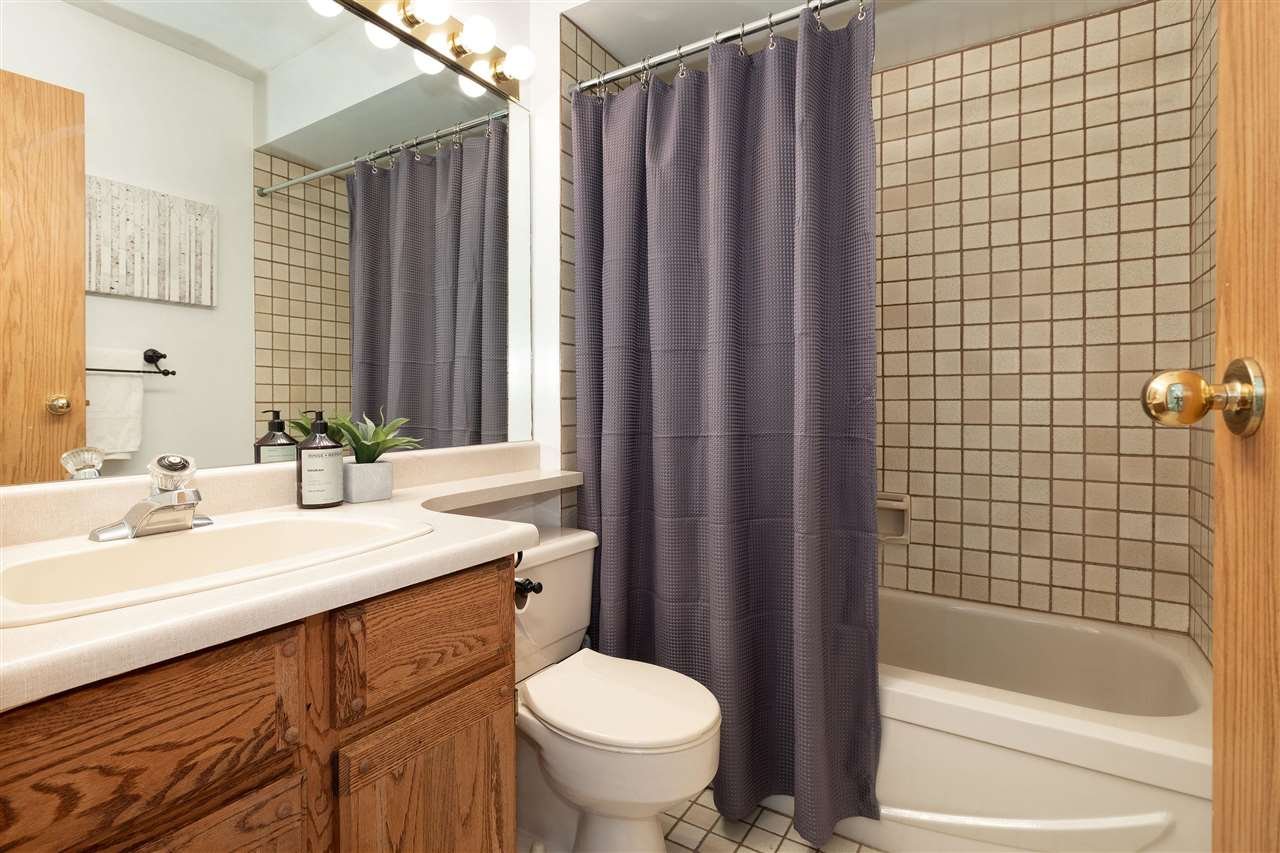 6-2238 Gondola Wy