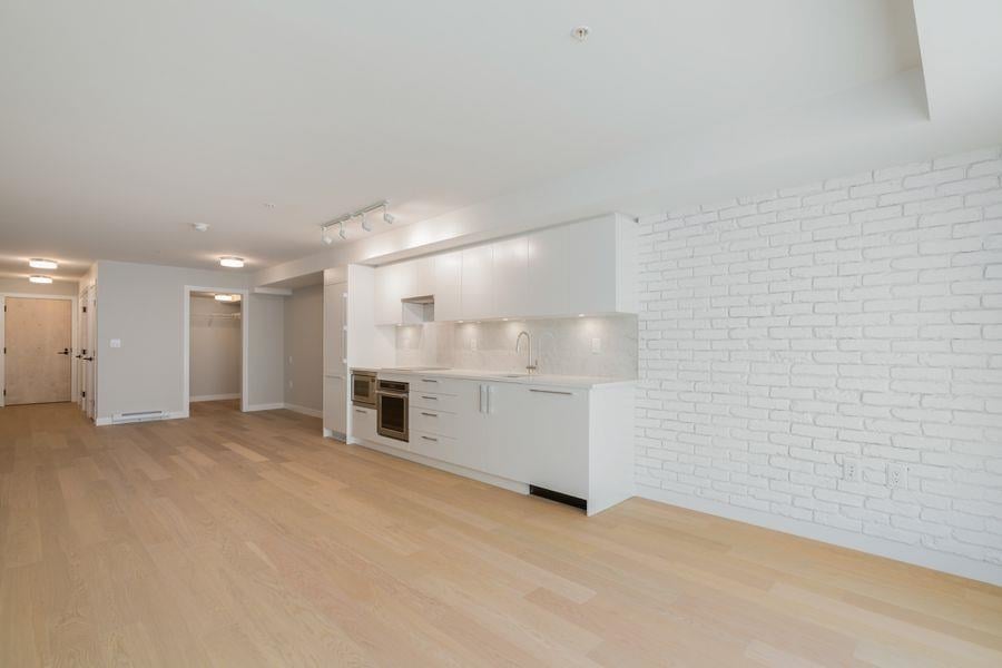 310-2508 Fraser St