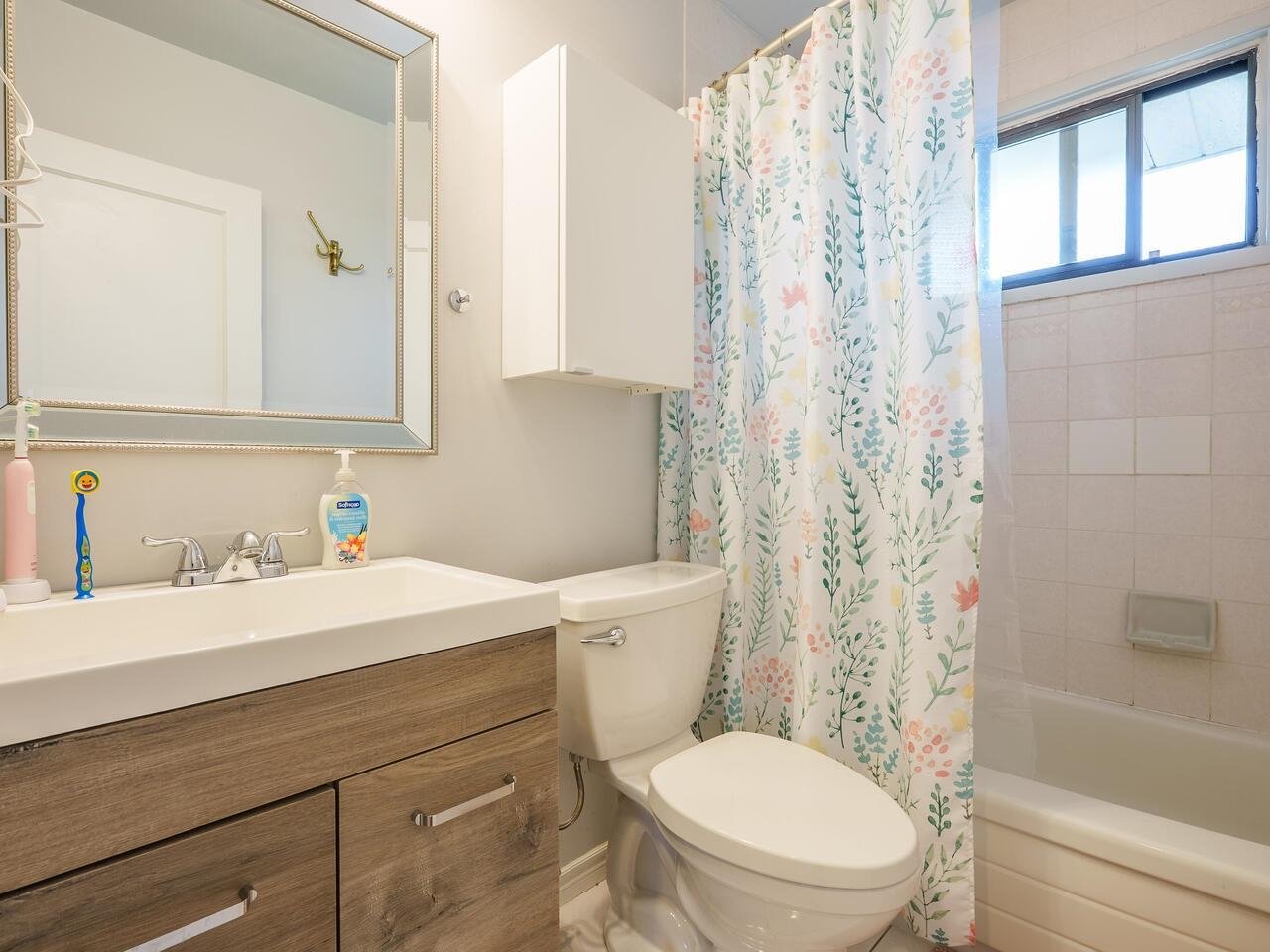 3571 Haida Dr
