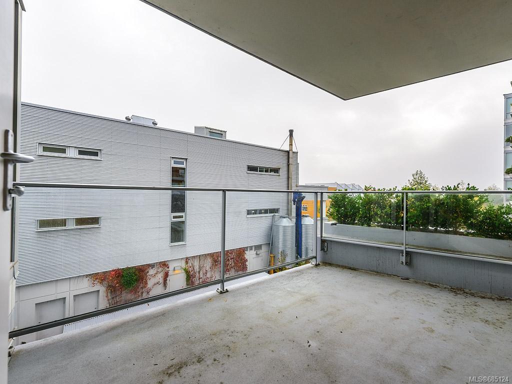 207-399 Tyee Rd
