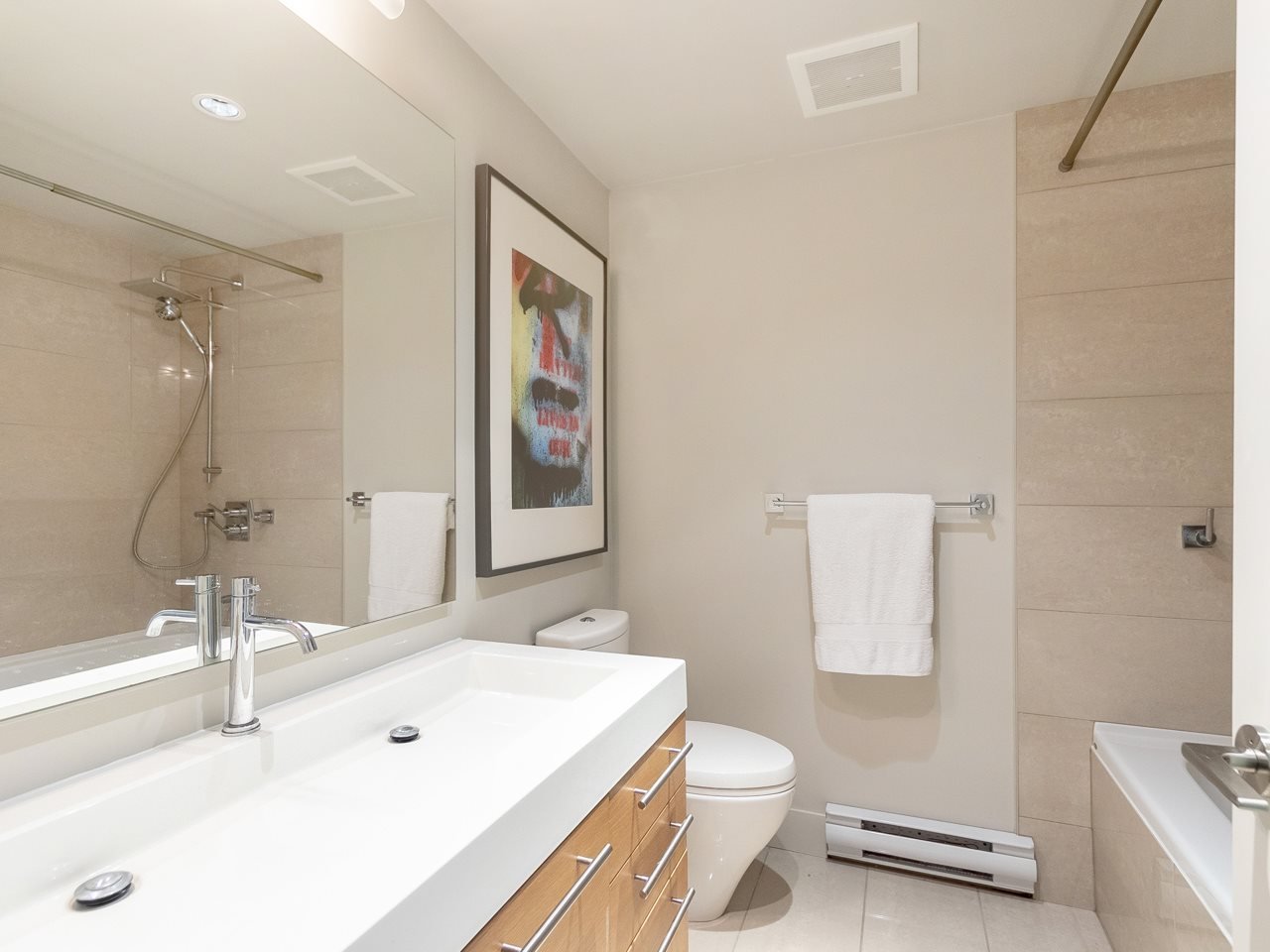 202-4463 W 10th Ave