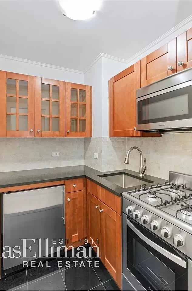 420 E 55th St, #6T