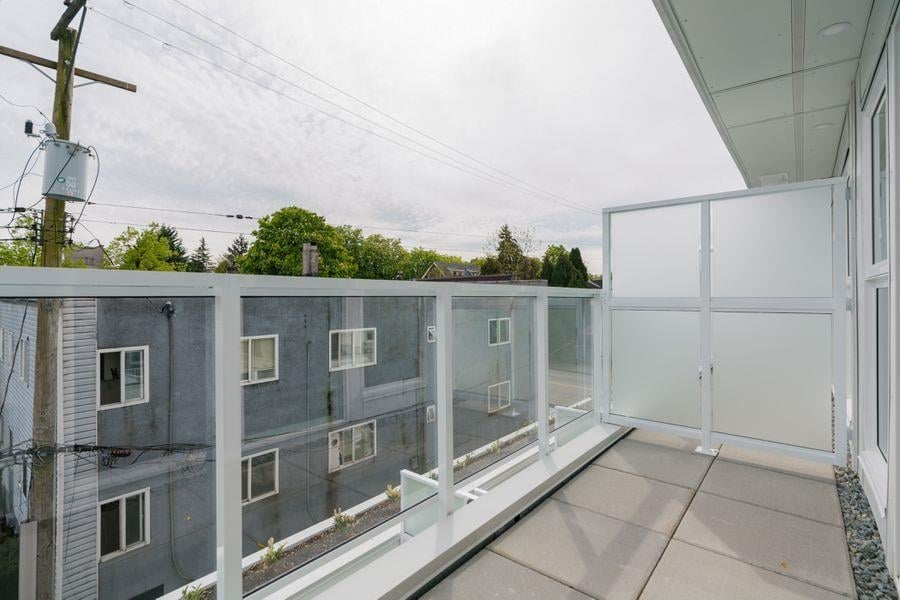 310-2508 Fraser St