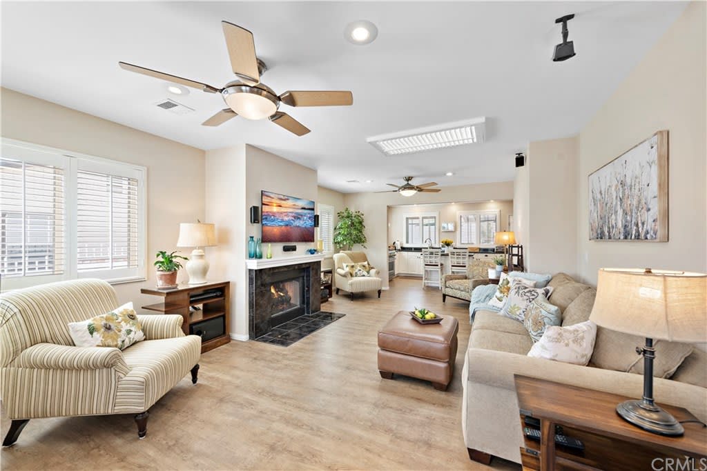 353 S Weymouth Avenue
