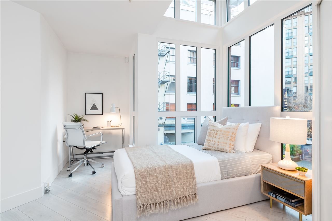 4-9 E Cordova St