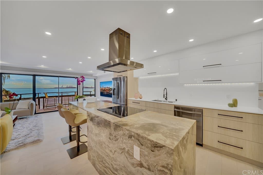 Oceanfront Luxury Condo in Long Beach