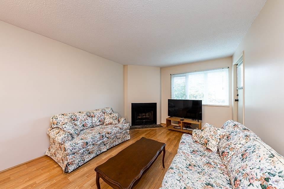 207-1122 King Albert Ave