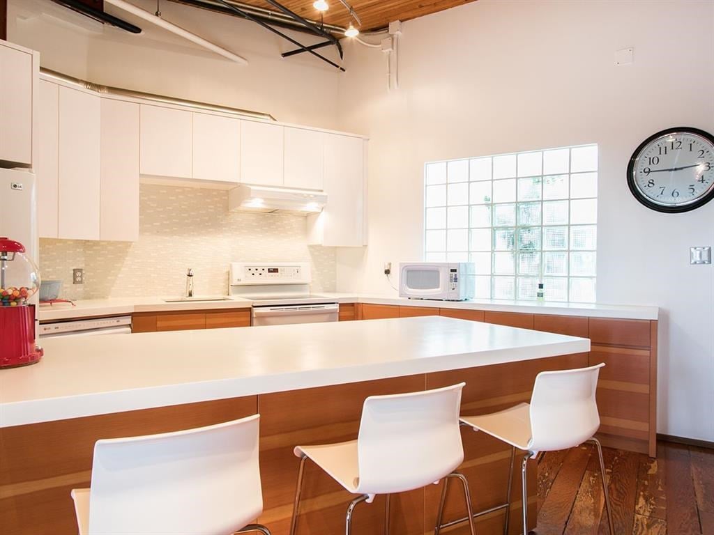 325-2556 E Hastings St