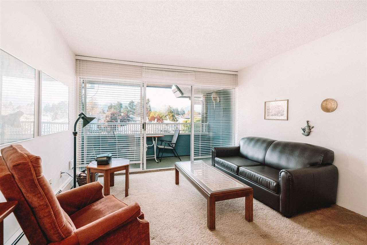 312-3875 W 4th Ave