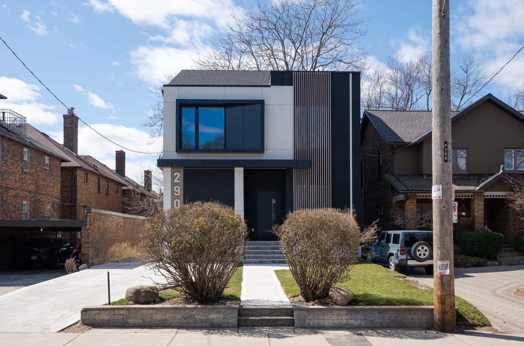 290 Spadina Rd