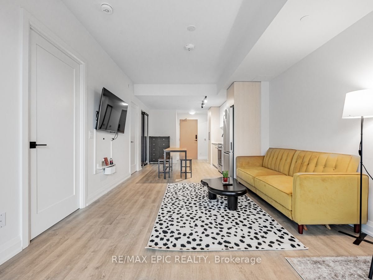2369 Danforth Ave 317