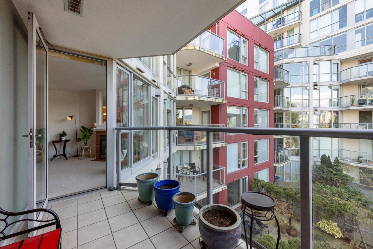 404-1425 W 6th Ave