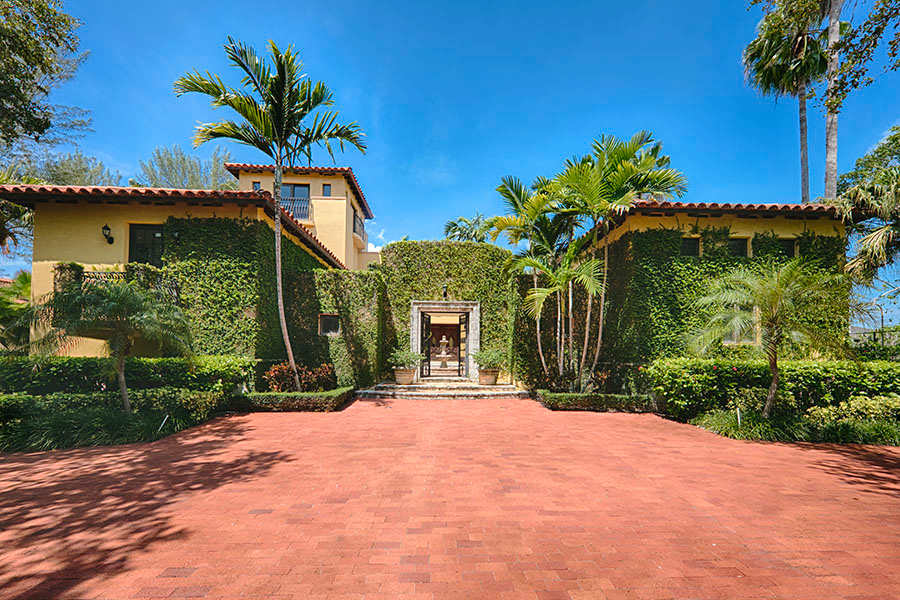 New Dennis Carvajal Listing Spotlight: 545 Casuarina Concourse