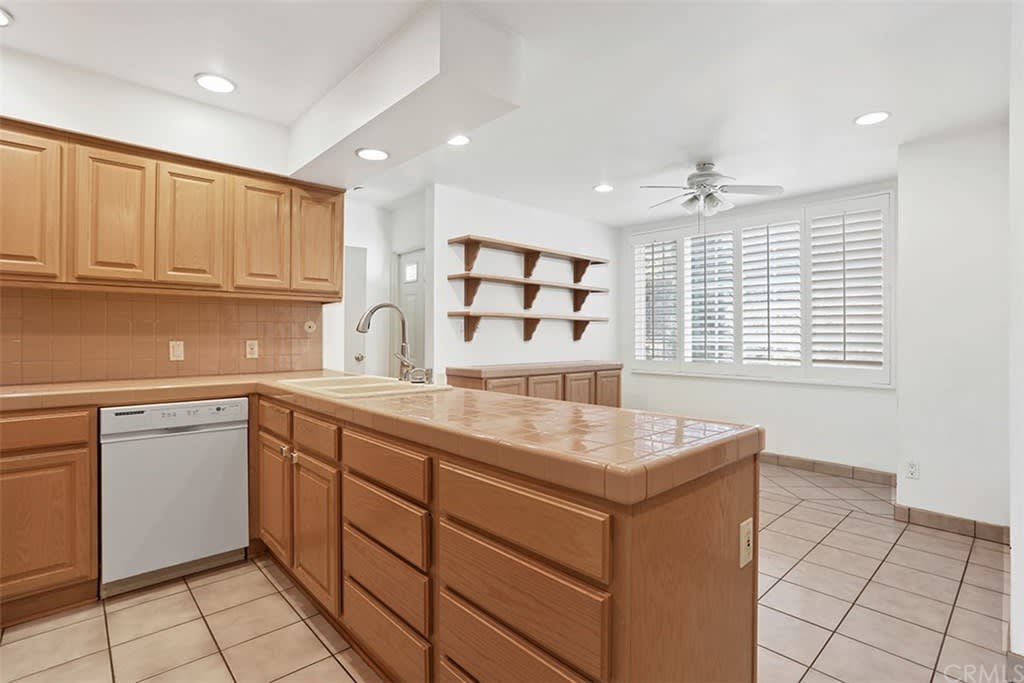 1099 Pine Oak Lane