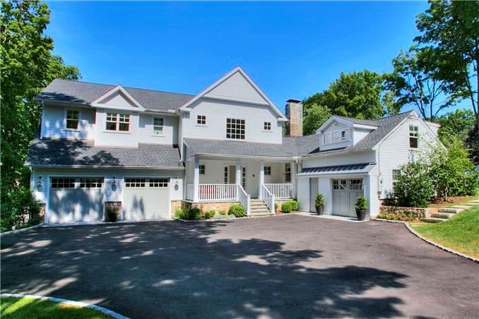 144 Compo Rd N