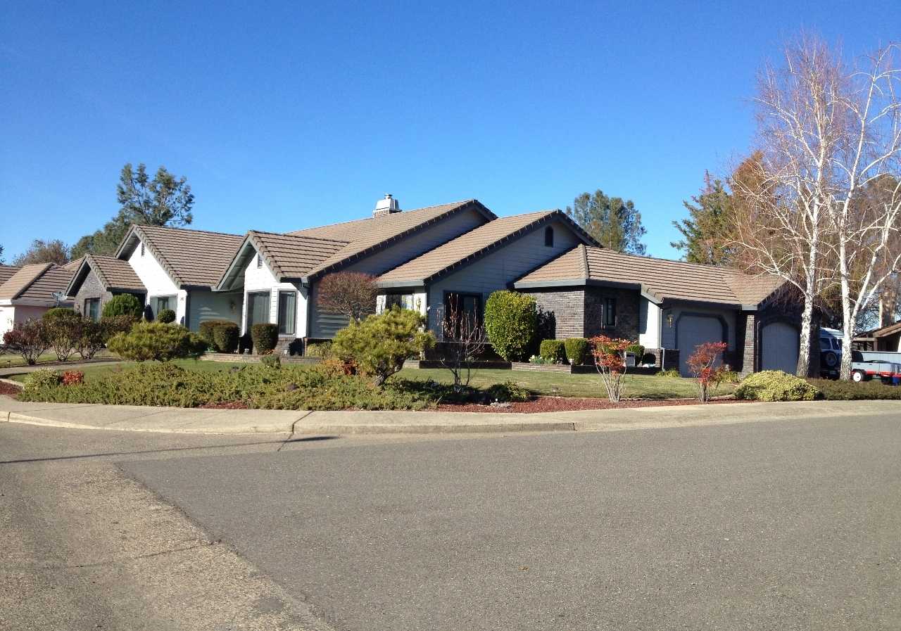 2902 PANORAMA DR